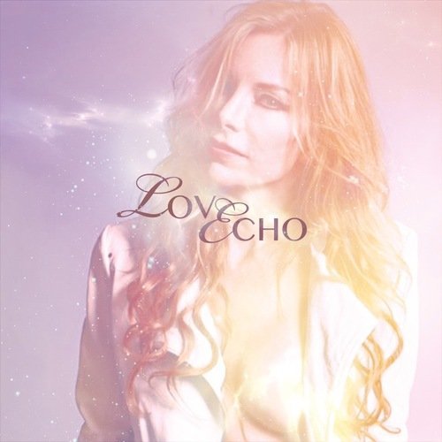 Love Echo - Lovecats (The Cure Cover)<br />
Eigentlich bin ich ja ziemlich skeptisch was das Covern von großartigen Bands der Musikgeschichte angeht - erst recht bei The Cure. Bei diesem Lovecats-Rework des Post-Chillwave-Duos Love Echo (bestehend aus Vic Miranda und Vicki Glass) war diese anfängliche Skepsis allerdings komplett fehl am Platze und hat sich bereits nach den ersten Sekunden nach dem Betätigen des Playknopfes in riesengroße Begeisterung umgewandelt. Ich hoffe wir werden in Zukunft noch viel mehr von den beiden hören, denn ihr Lovecats Cover ist wunderschön und absolut zu Recht schon in meiner Favoritenliste.</p>
<p>Love Echo on Facebook | Soundcloud<br />
S.